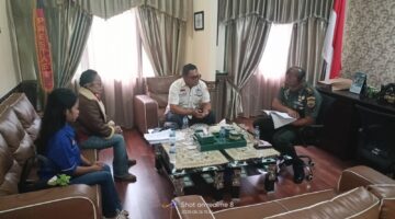 Lembaga Perlindungan Anak Kabupaten Karo Di Sambut Dandim 0205 Tanah Karo di Ruangannya.