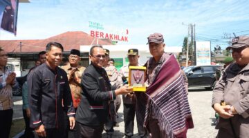 Sekda Pakpak Bharat Turut Menghadiri Kunjungan Kerja Kejatisu Ke Kejari Dairi 